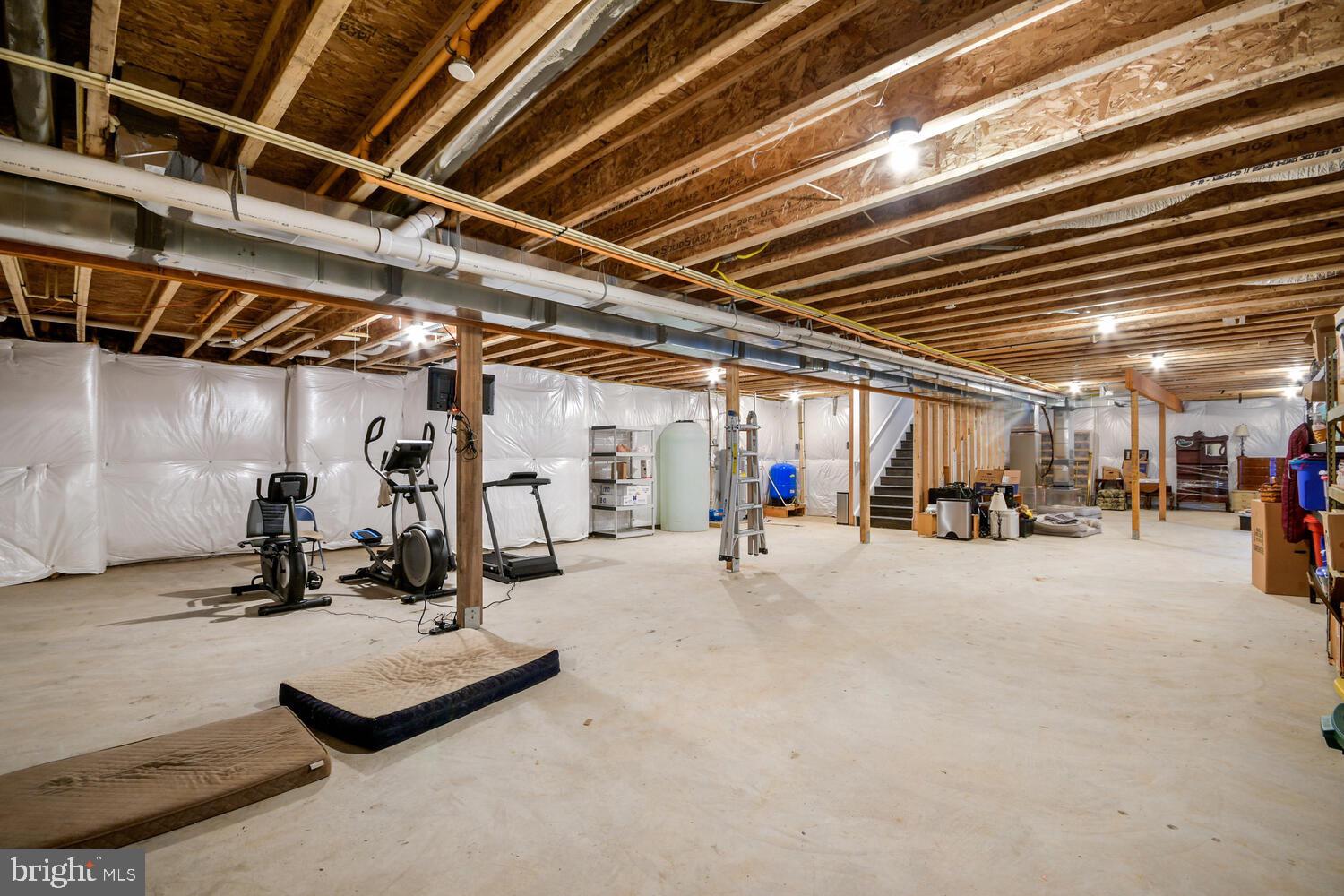 FOX RUN WOODS - Residential