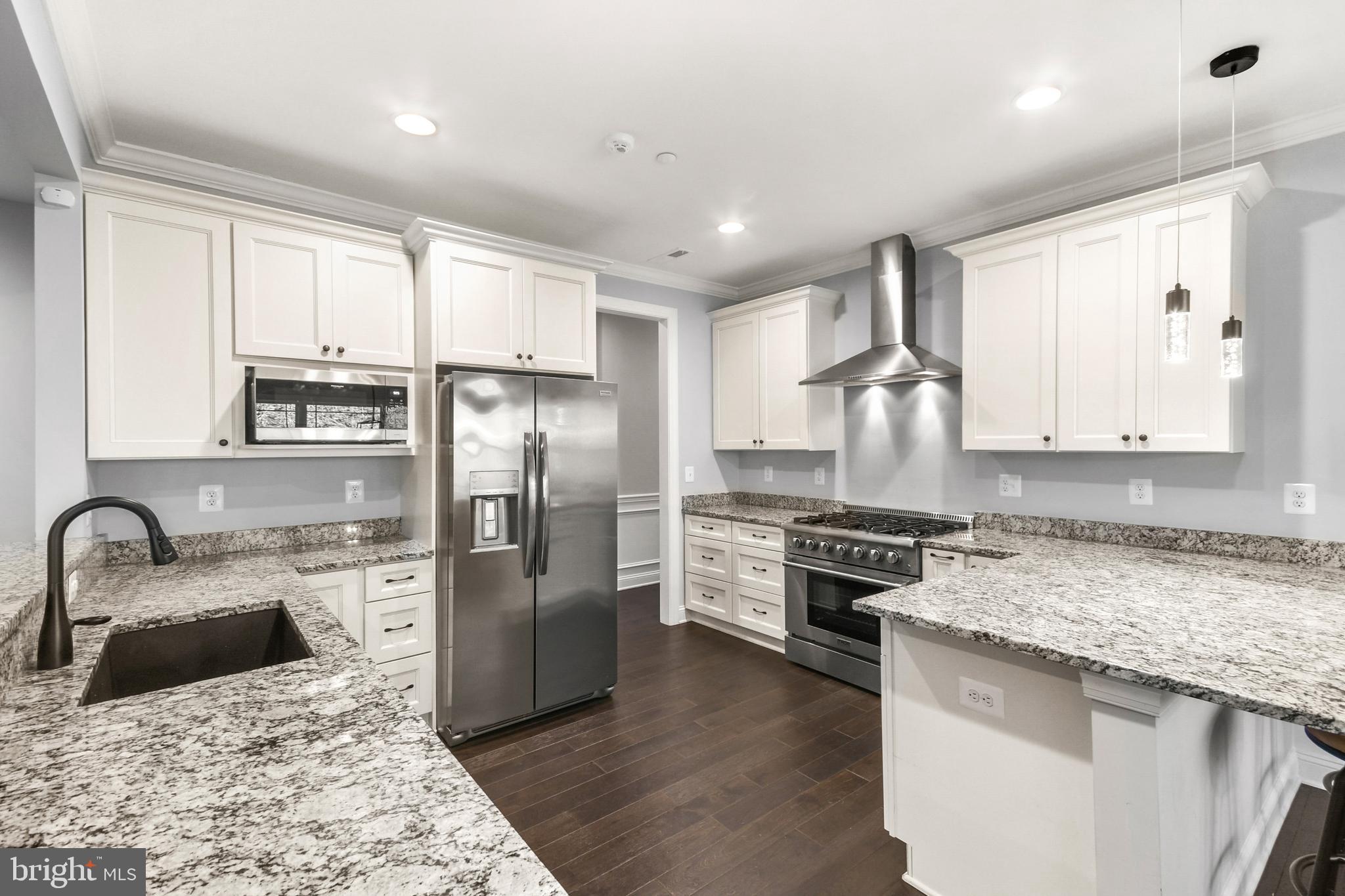 FOX RUN WOODS - Residential