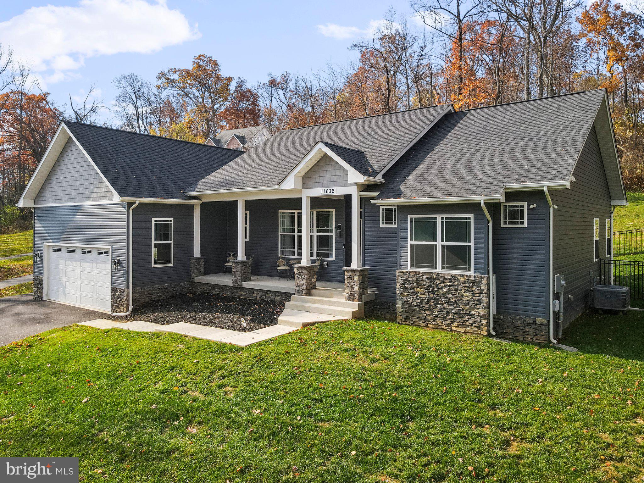 FOX RUN WOODS - Residential