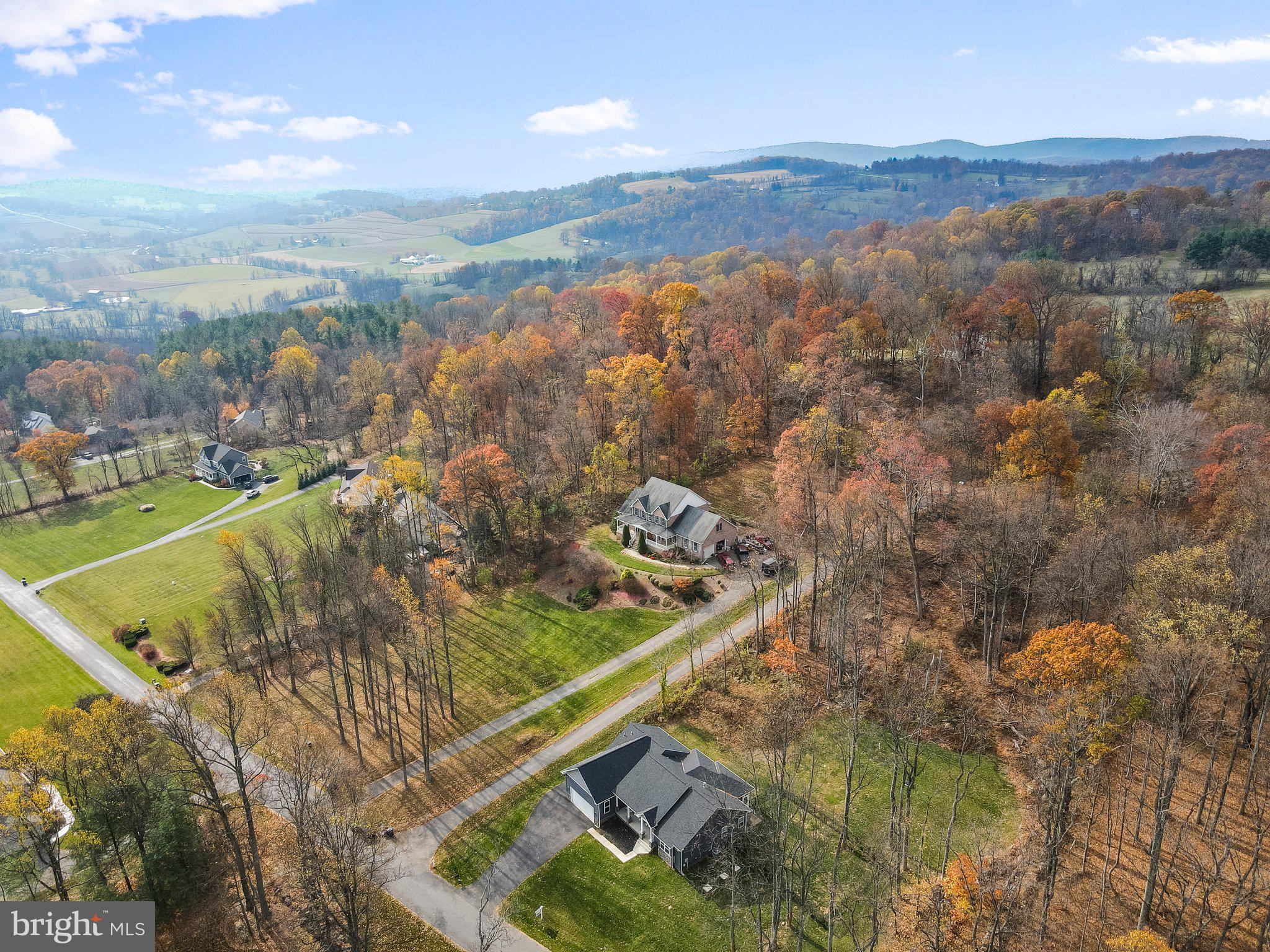 FOX RUN WOODS - Residential