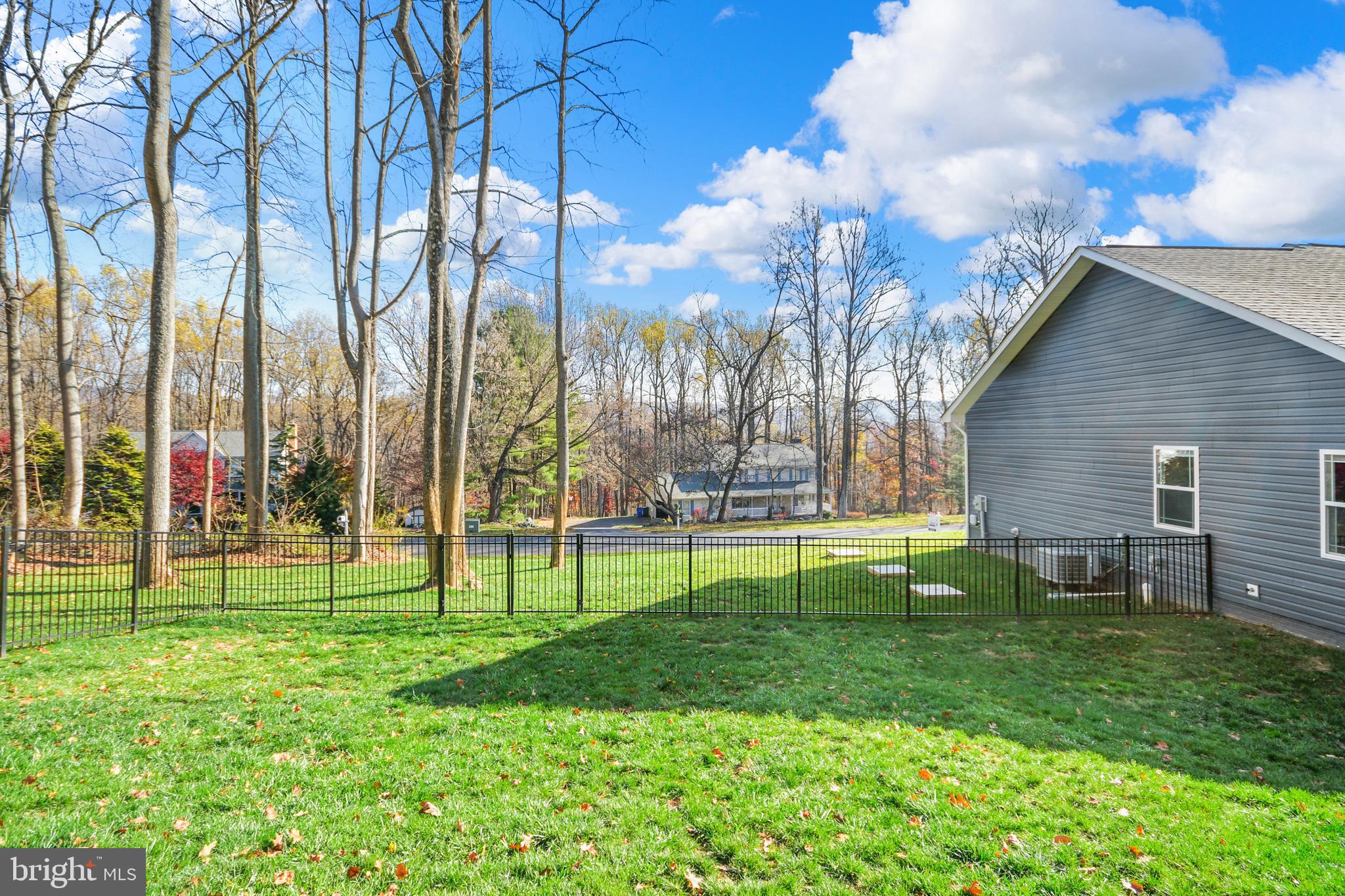 FOX RUN WOODS - Residential