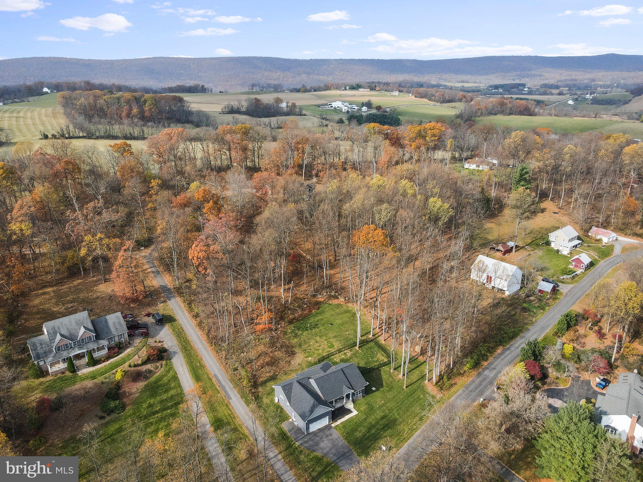 FOX RUN WOODS - Residential