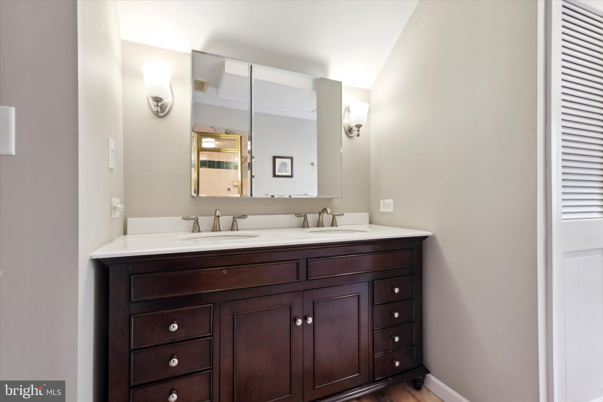 OAK HILL - Residential