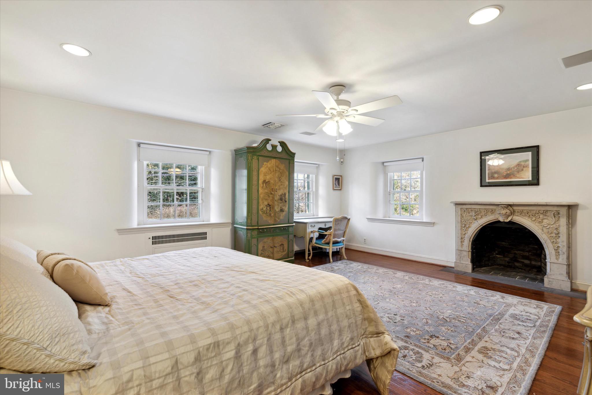 OAK HILL - Residential