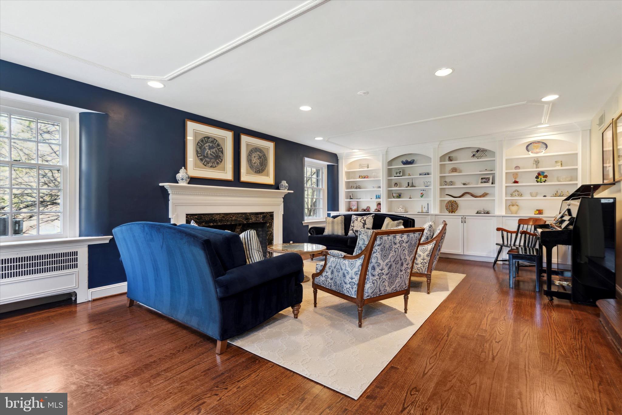 OAK HILL - Residential