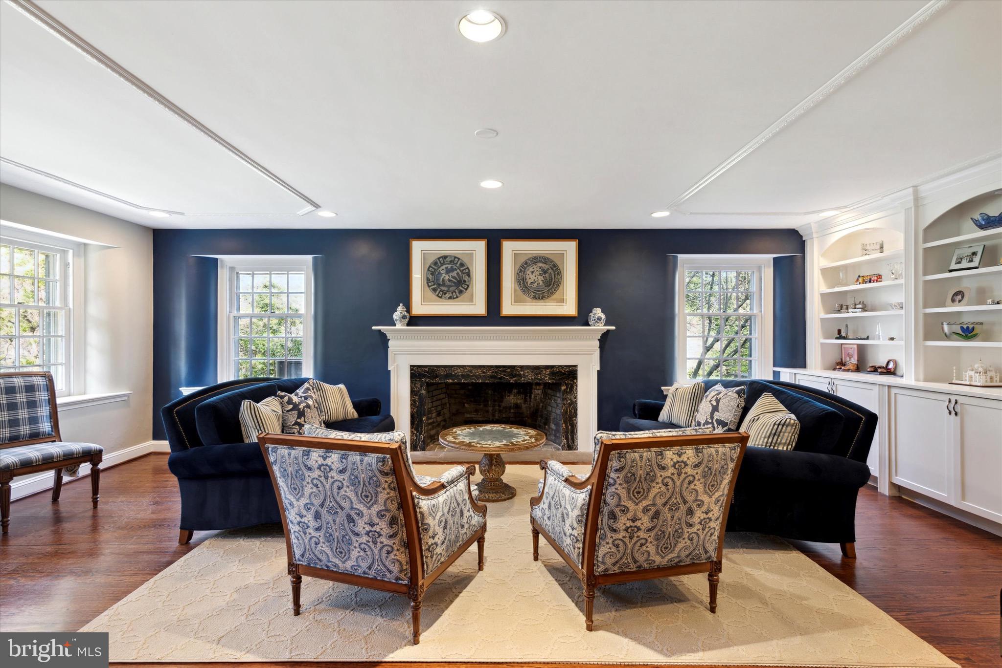 OAK HILL - Residential