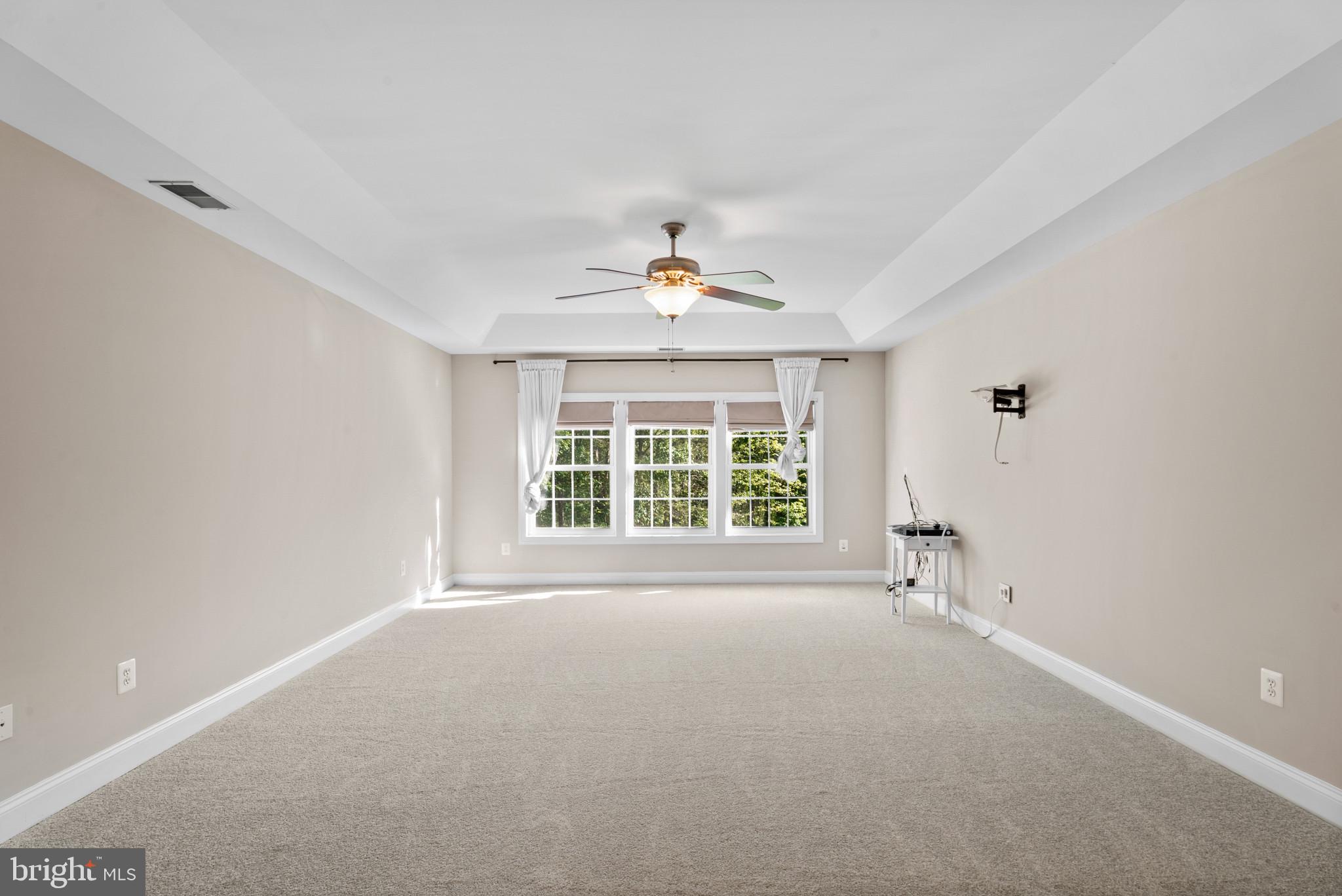LAKEWOOD MANOR - Residential