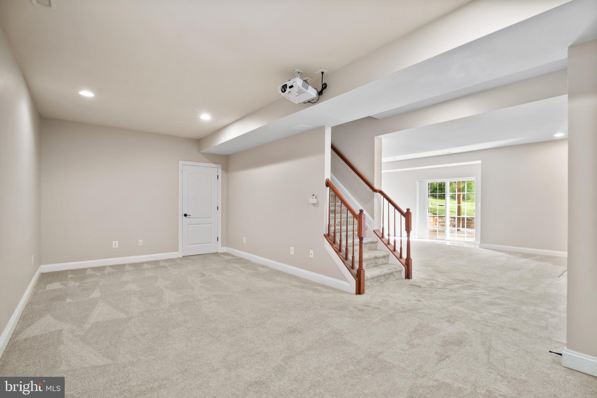 LAKEWOOD MANOR - Residential