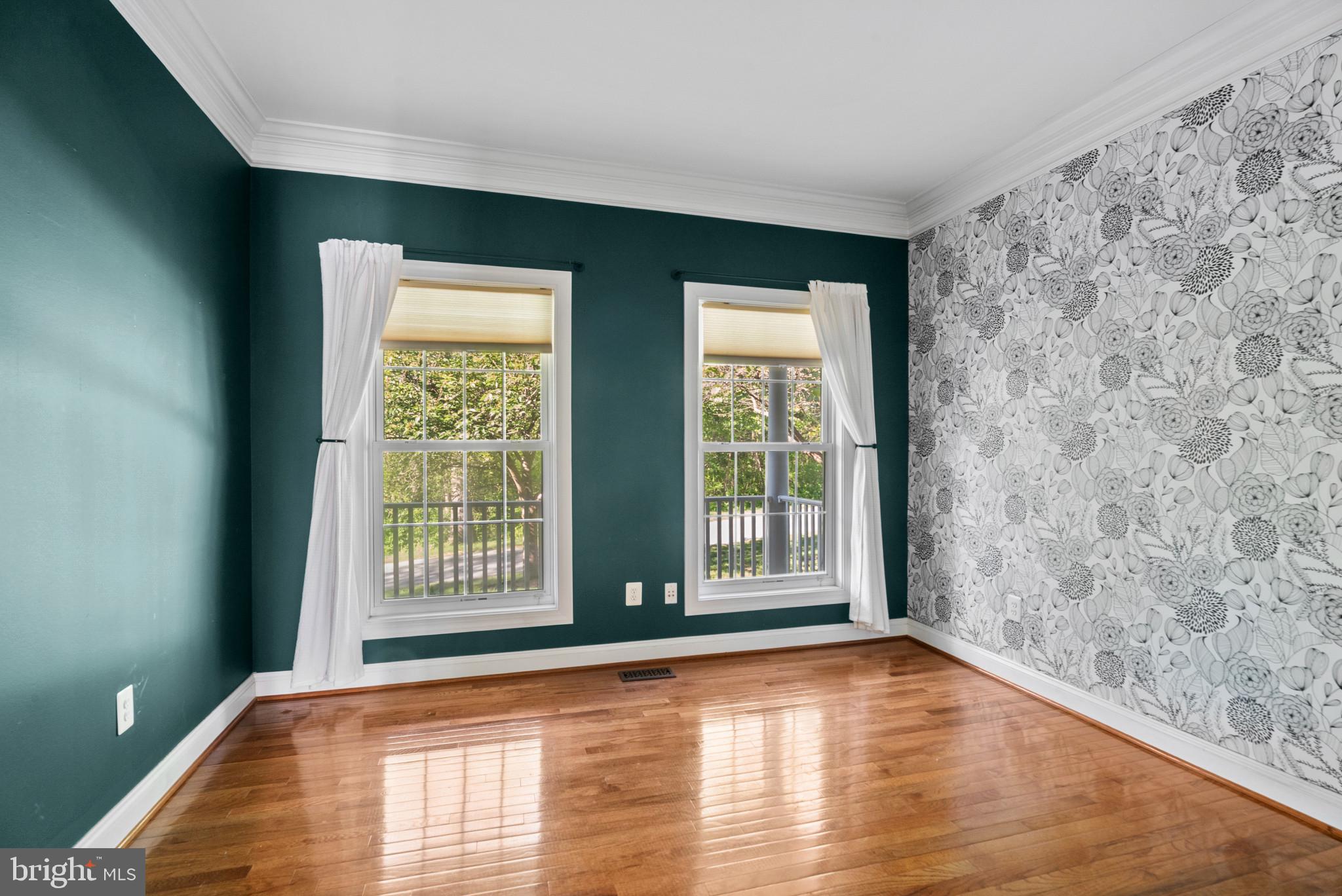 LAKEWOOD MANOR - Residential