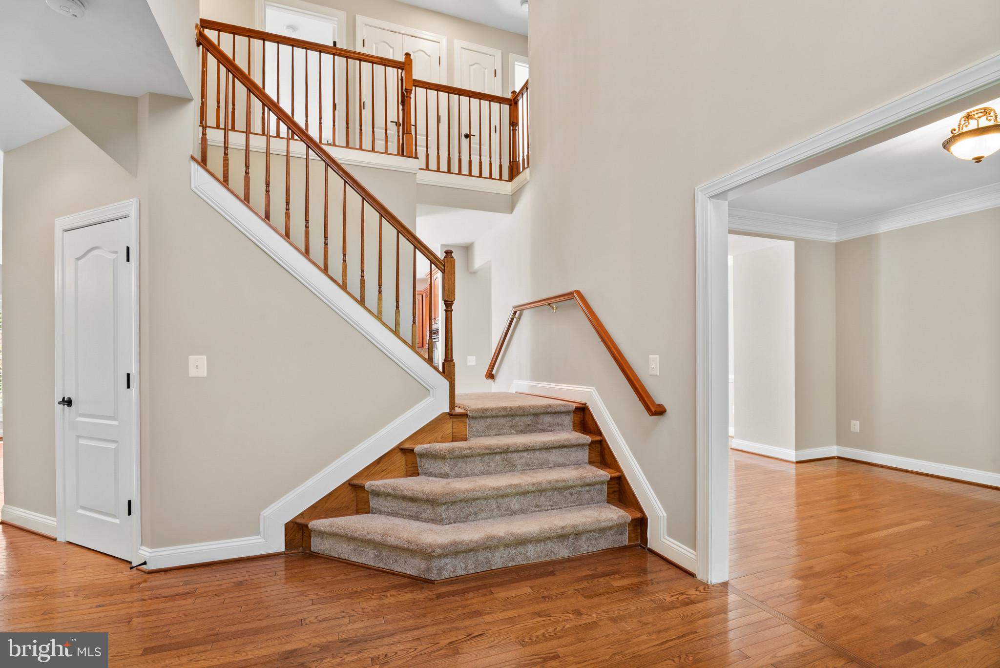 LAKEWOOD MANOR - Residential