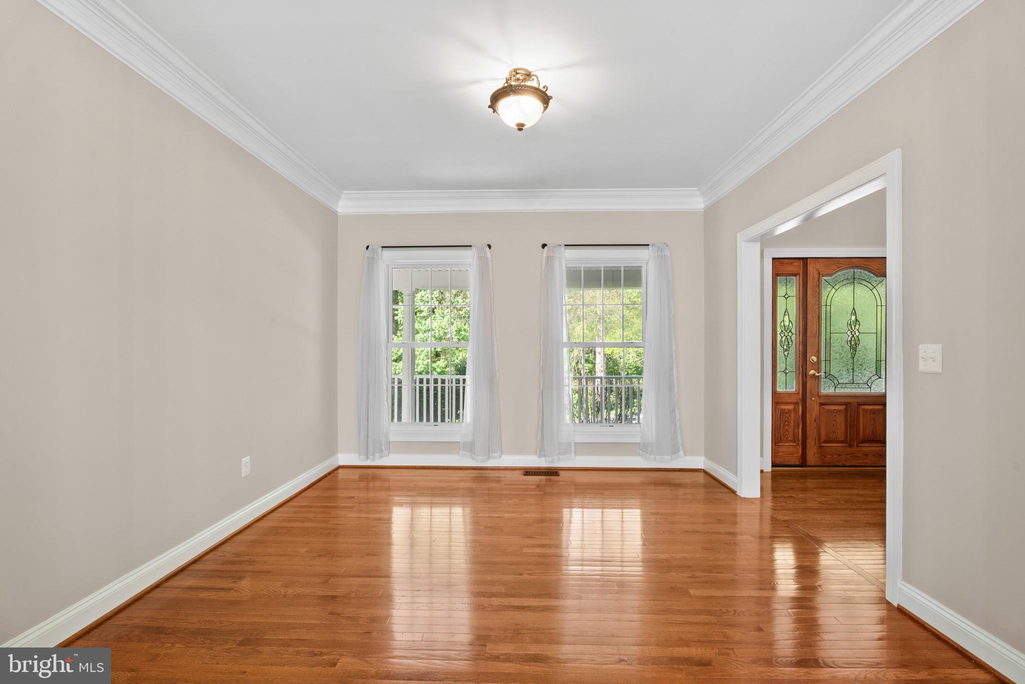 LAKEWOOD MANOR - Residential
