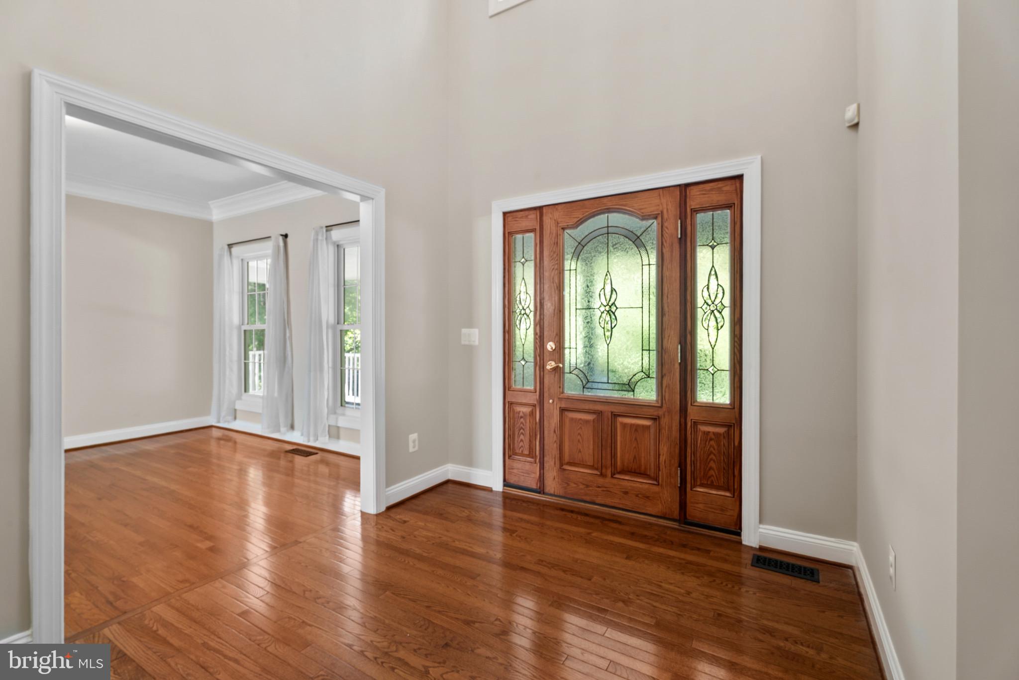 LAKEWOOD MANOR - Residential