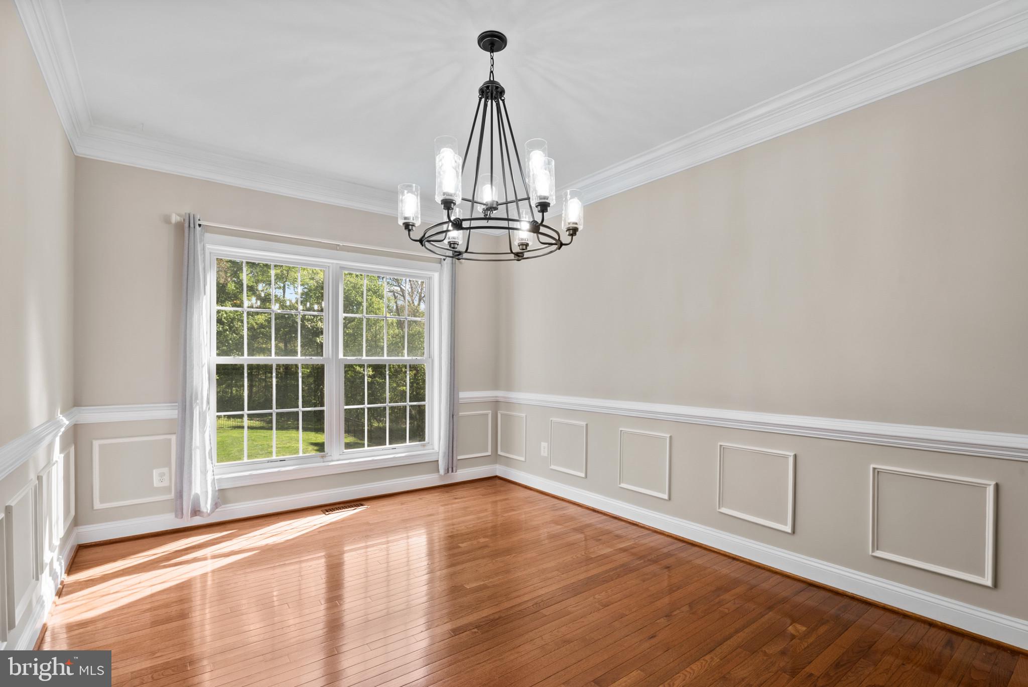 LAKEWOOD MANOR - Residential