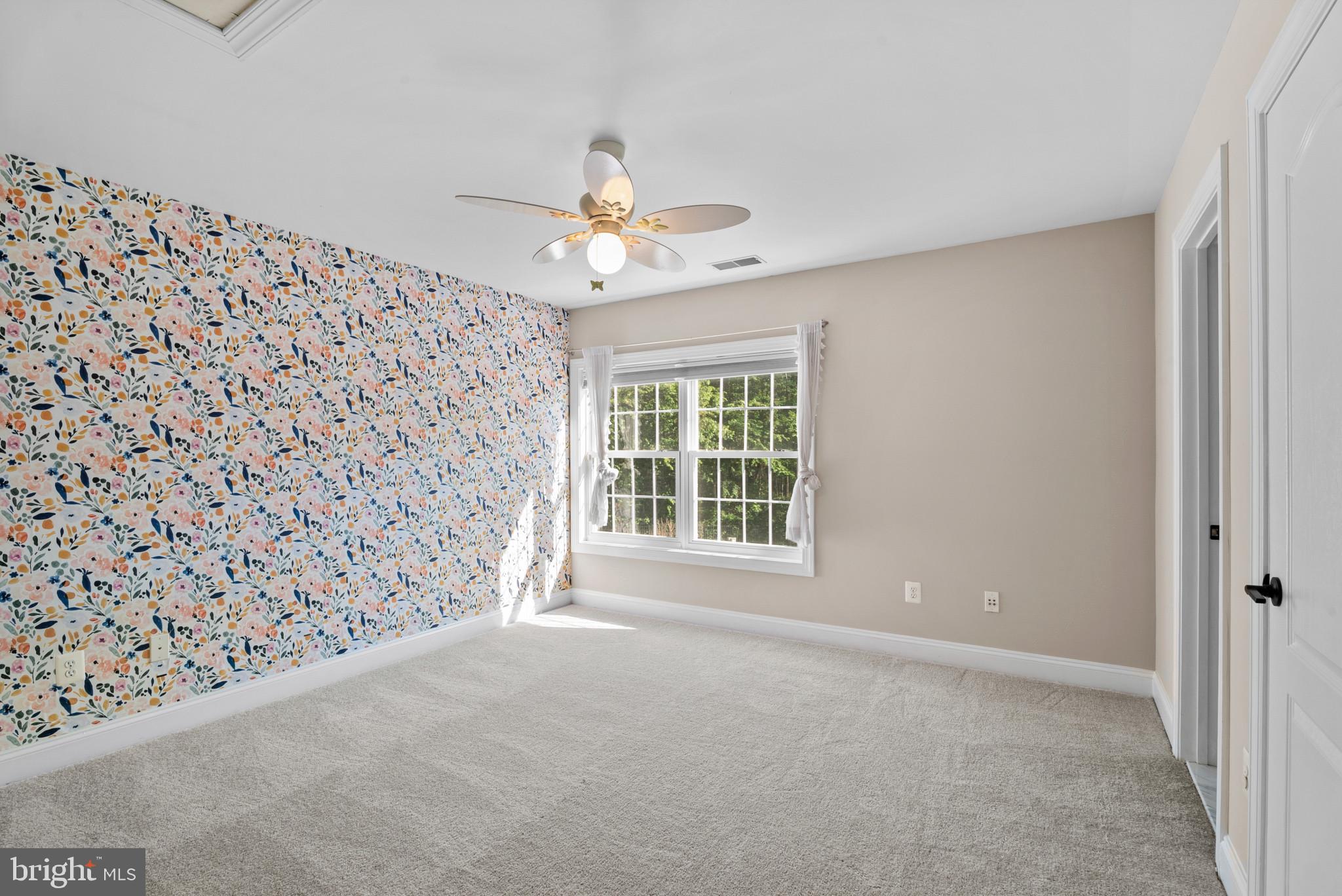 LAKEWOOD MANOR - Residential