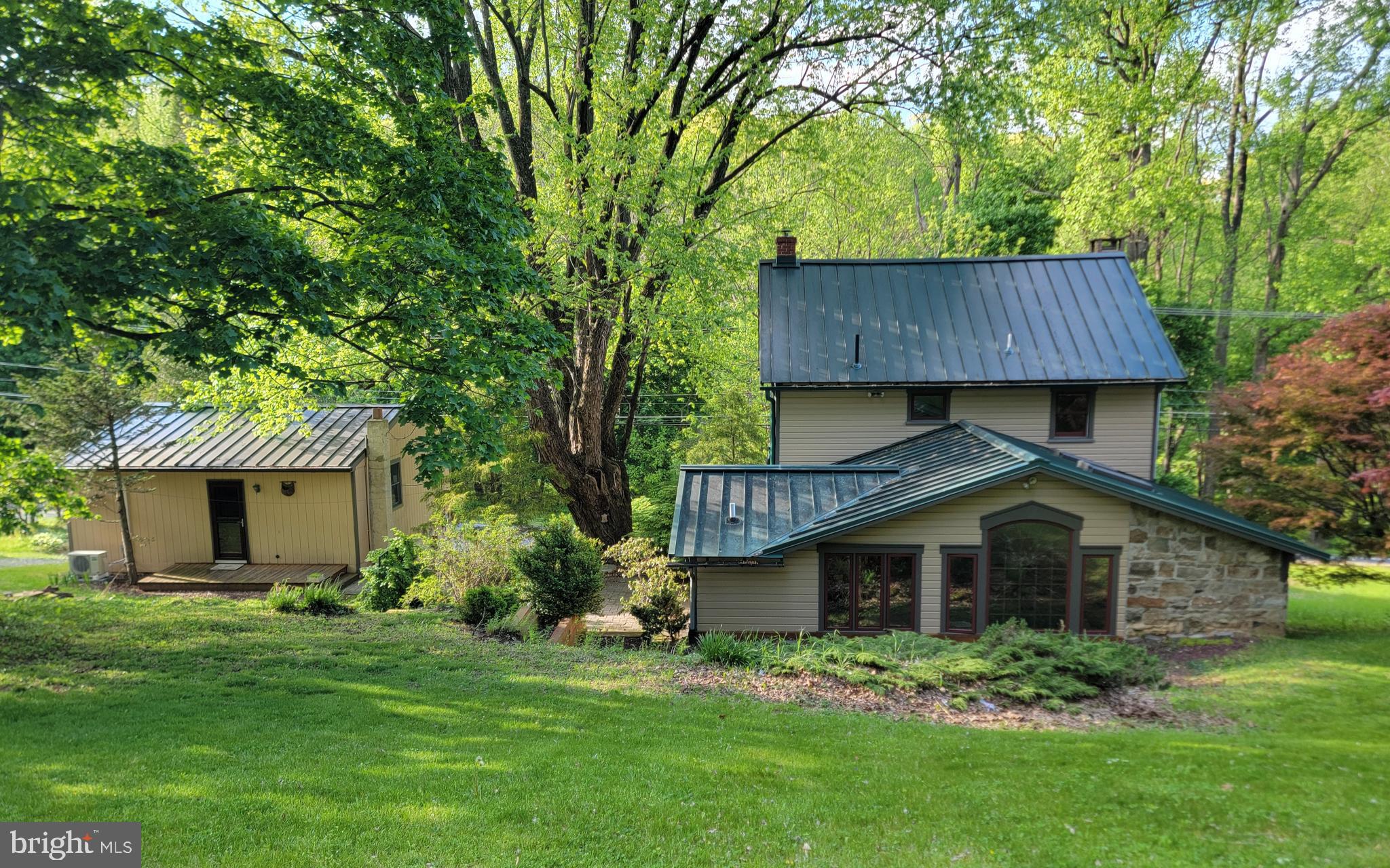 318 N GALEN HALL ROAD