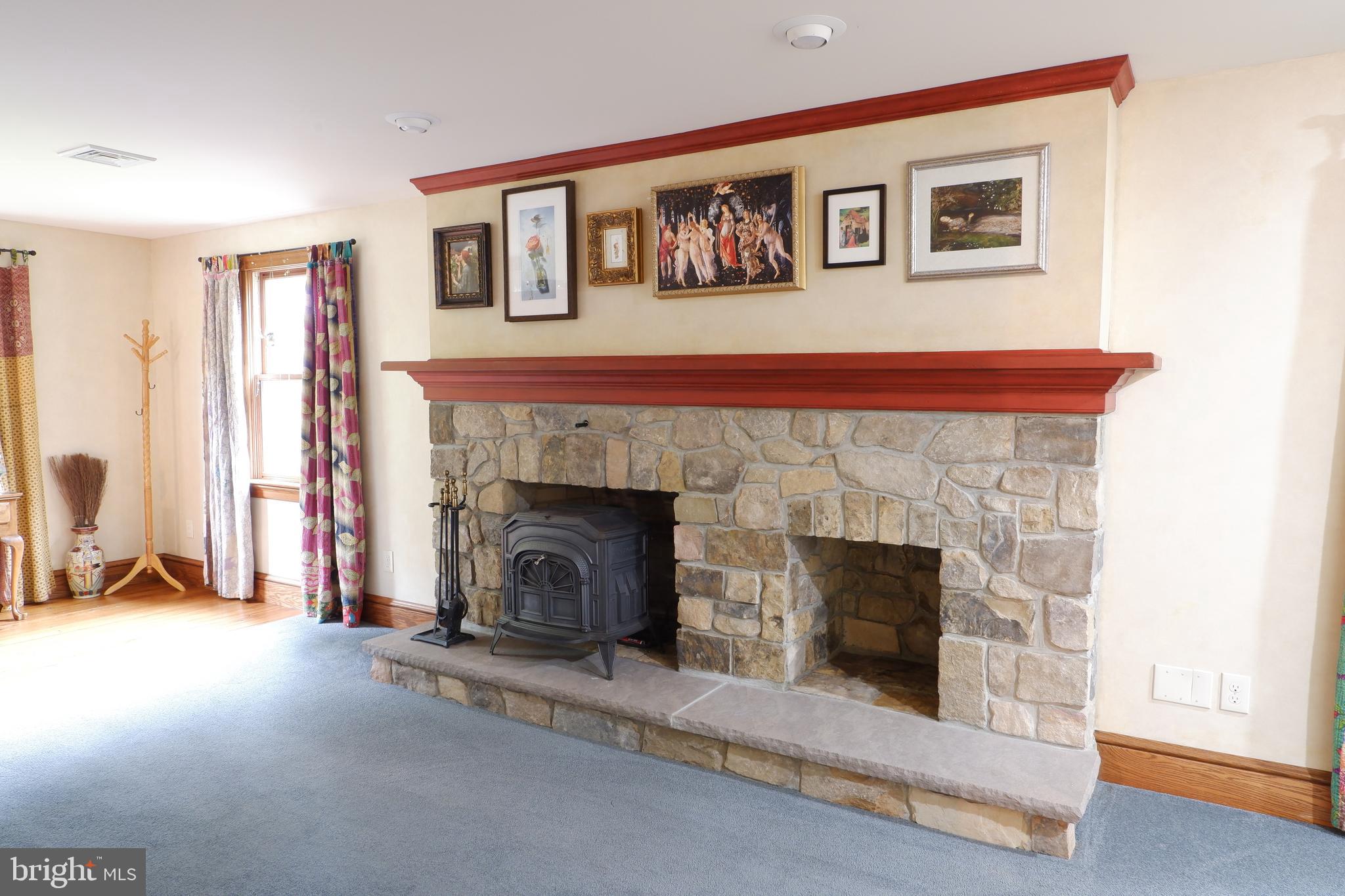 318 N GALEN HALL ROAD