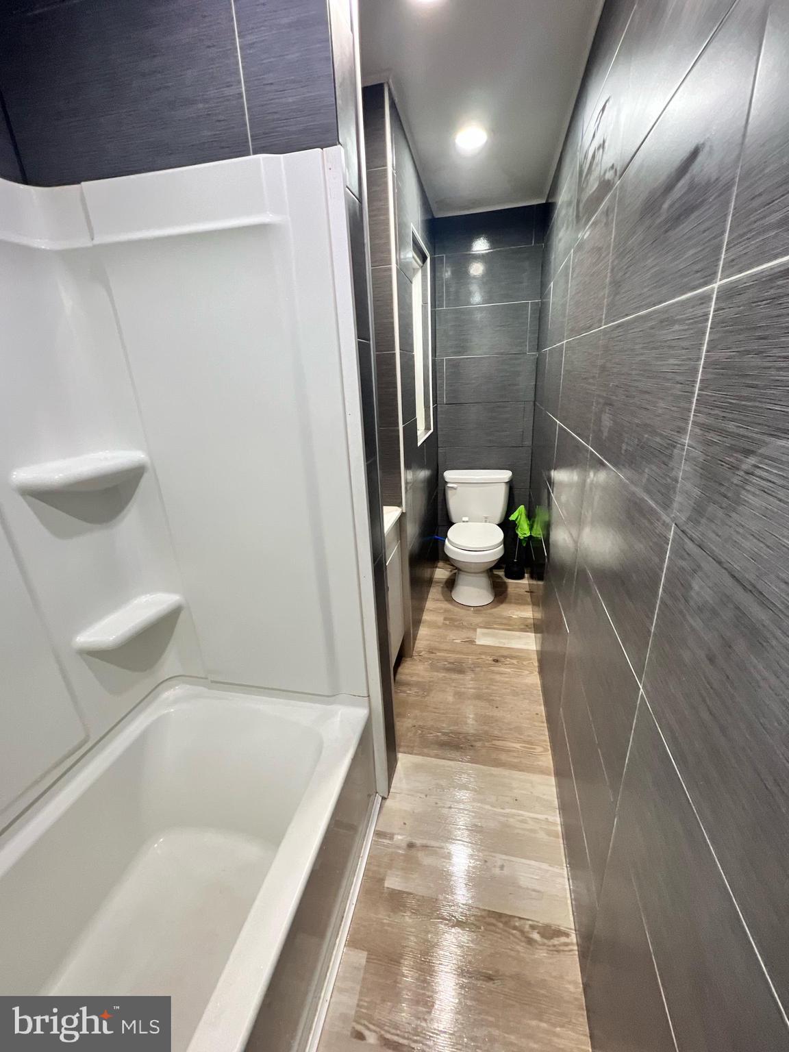 KENSINGTON - Residential Lease