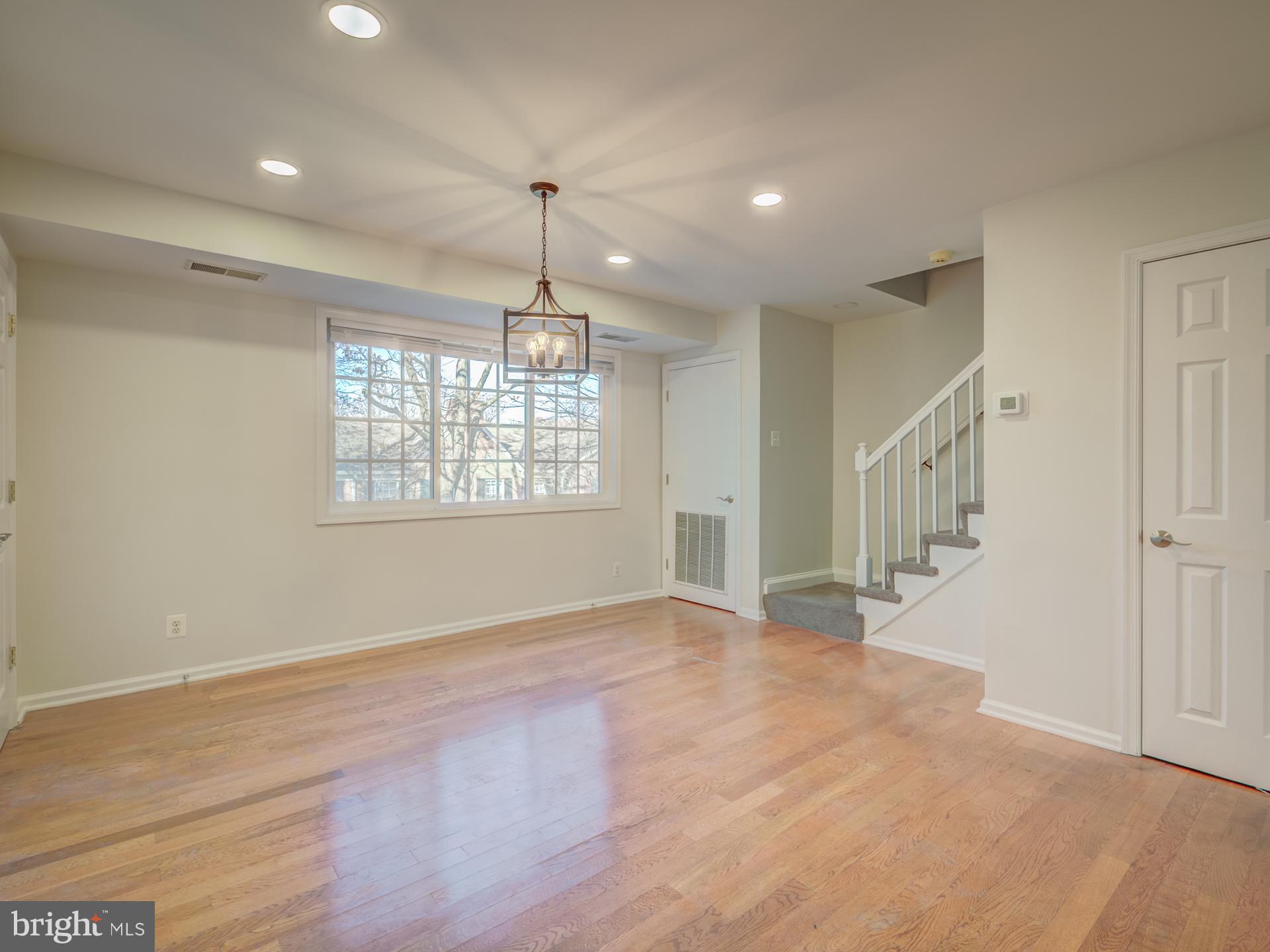 PARKSIDE AT ALEXANDRIA - Residential Lease