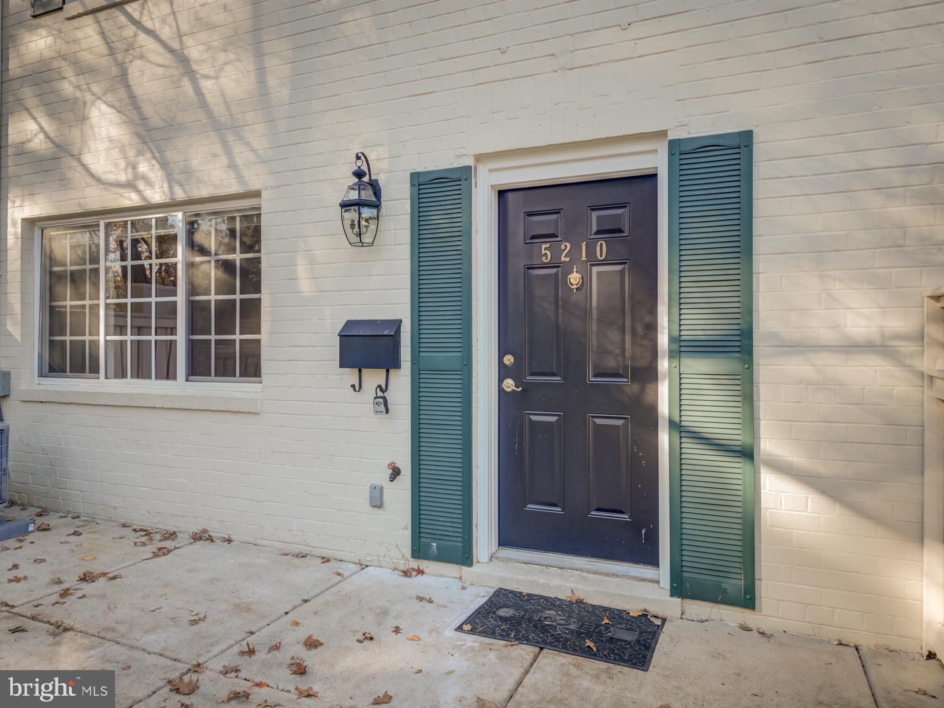 PARKSIDE AT ALEXANDRIA - Residential Lease