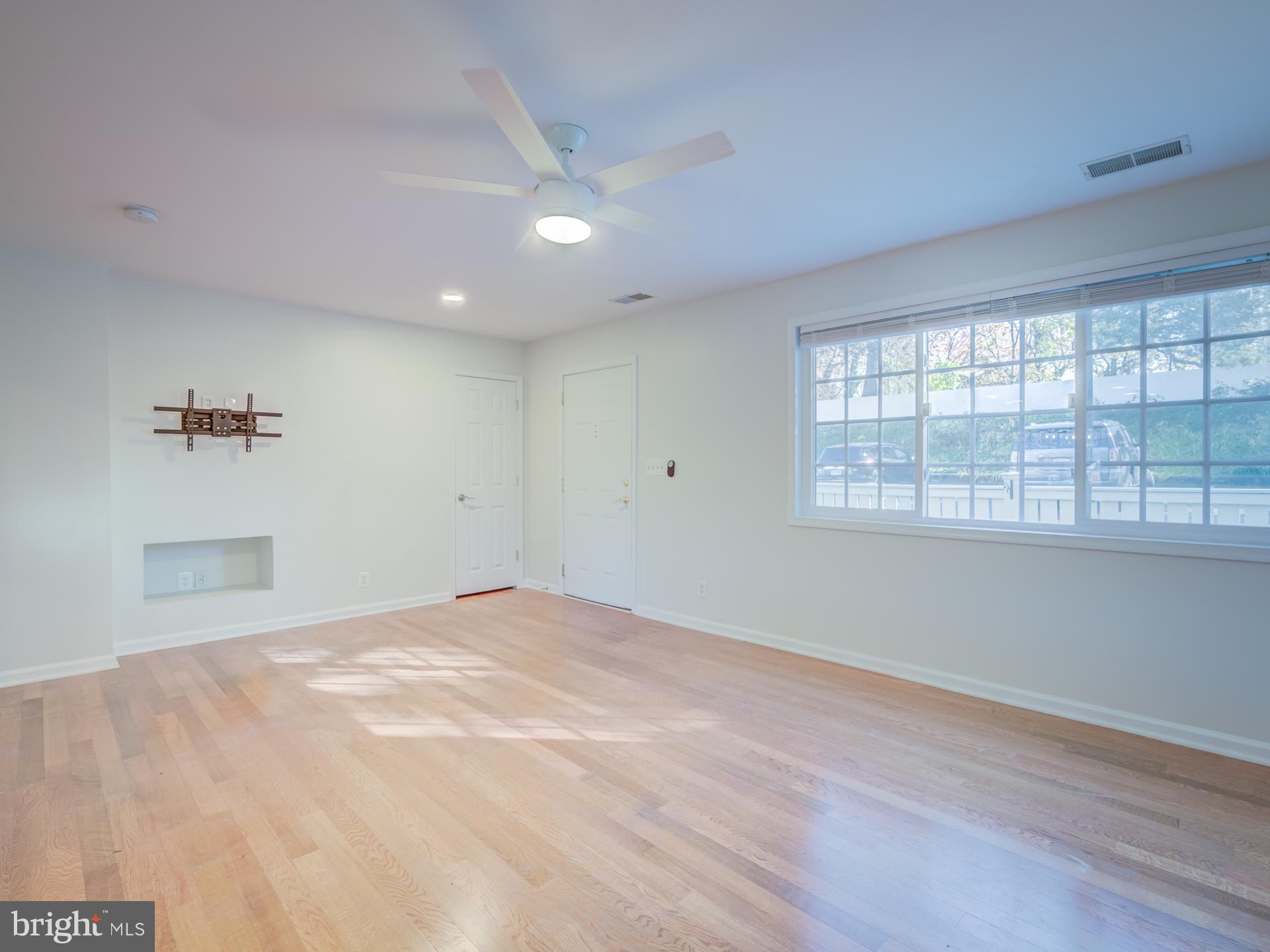 PARKSIDE AT ALEXANDRIA - Residential Lease