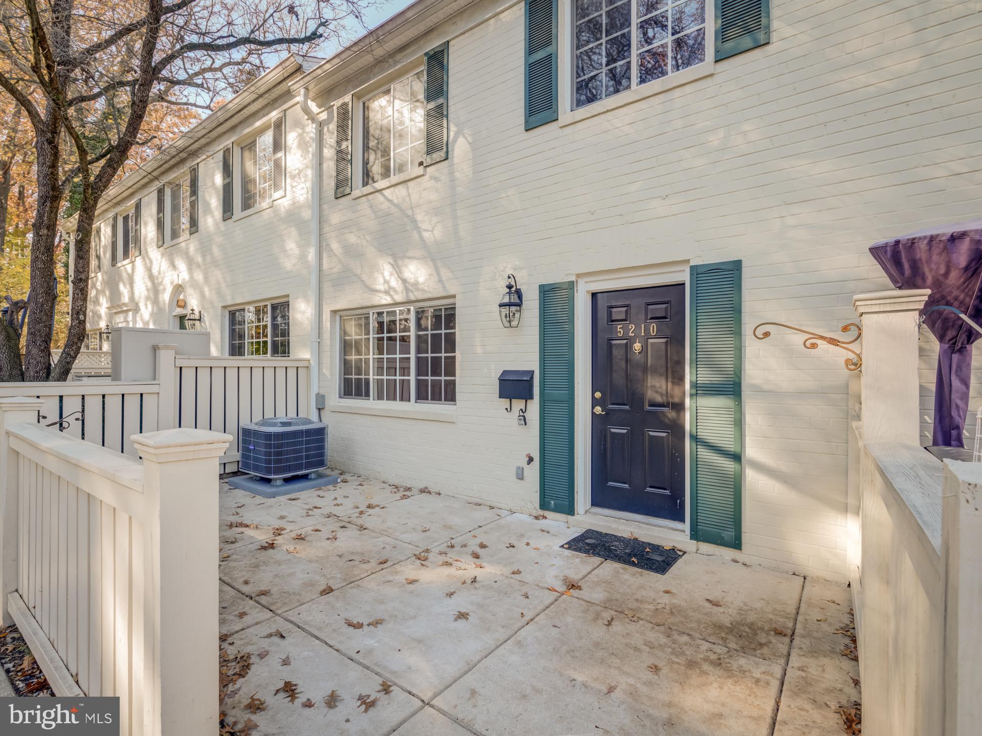 PARKSIDE AT ALEXANDRIA - Residential Lease