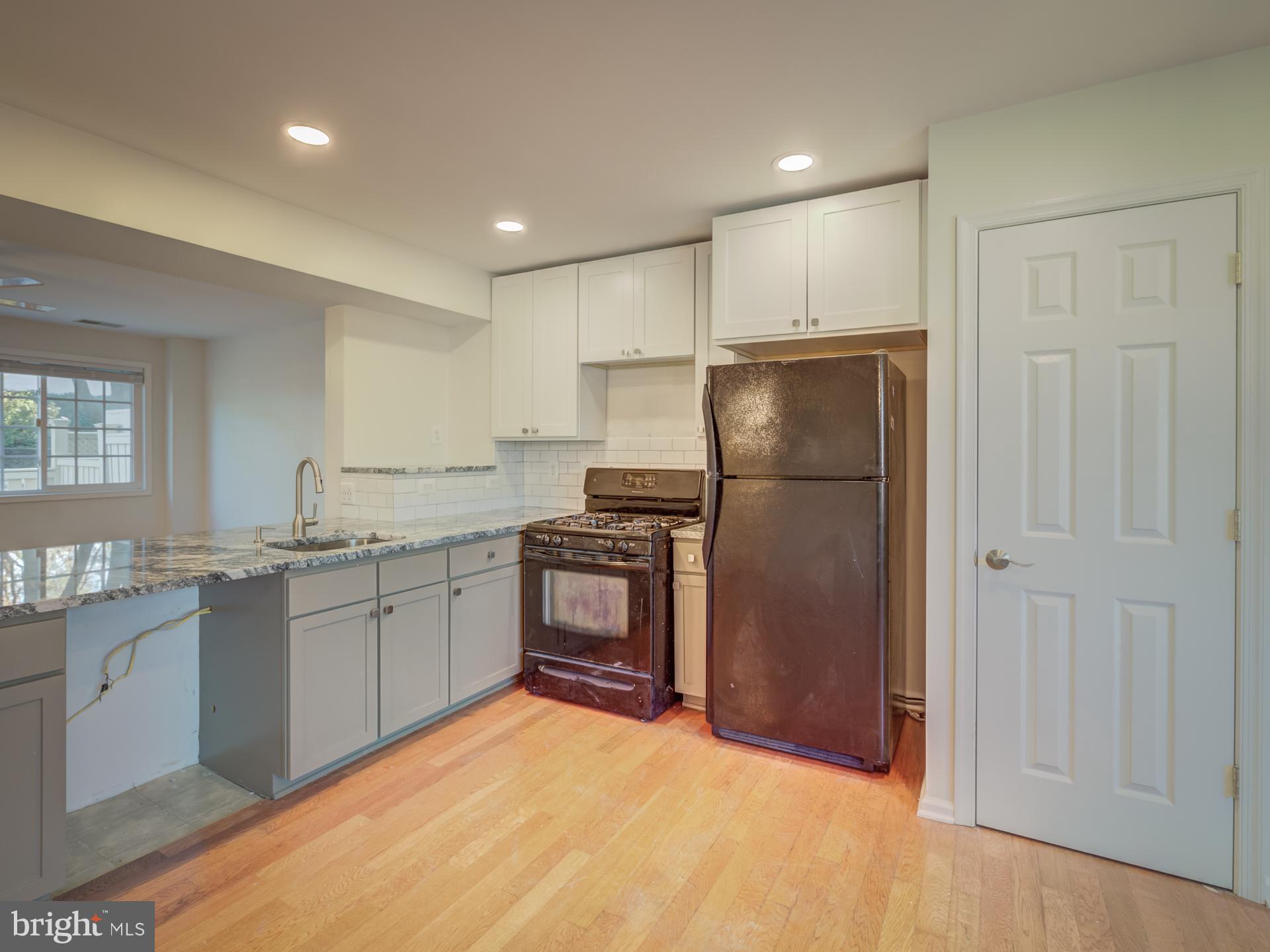 PARKSIDE AT ALEXANDRIA - Residential Lease