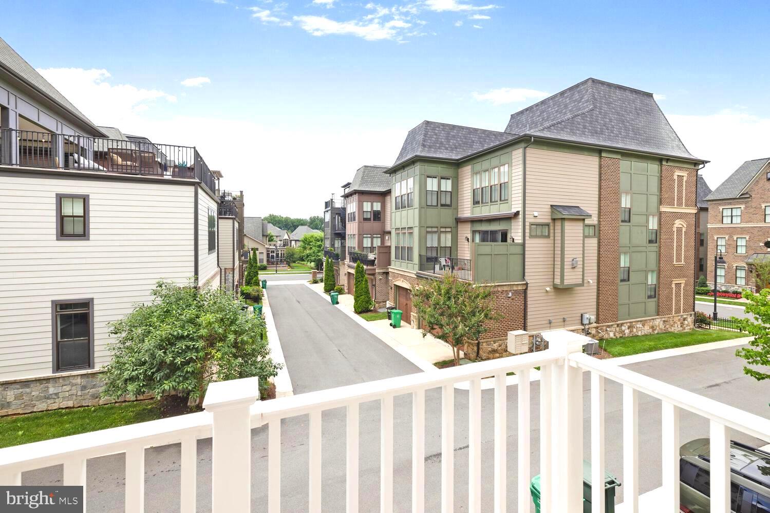 CROWN FARM - Residential