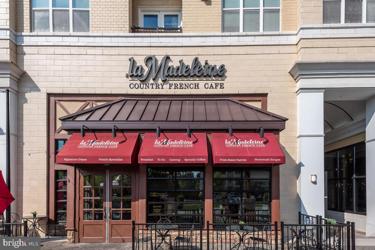 CROWN FARM - Residential