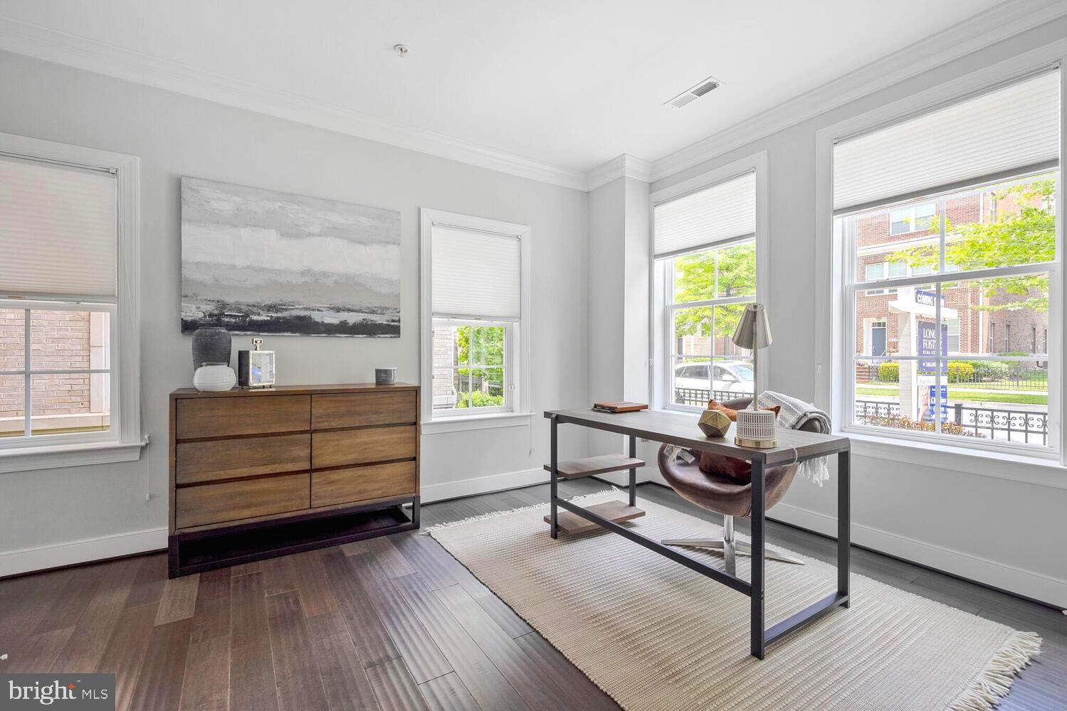 CROWN FARM - Residential