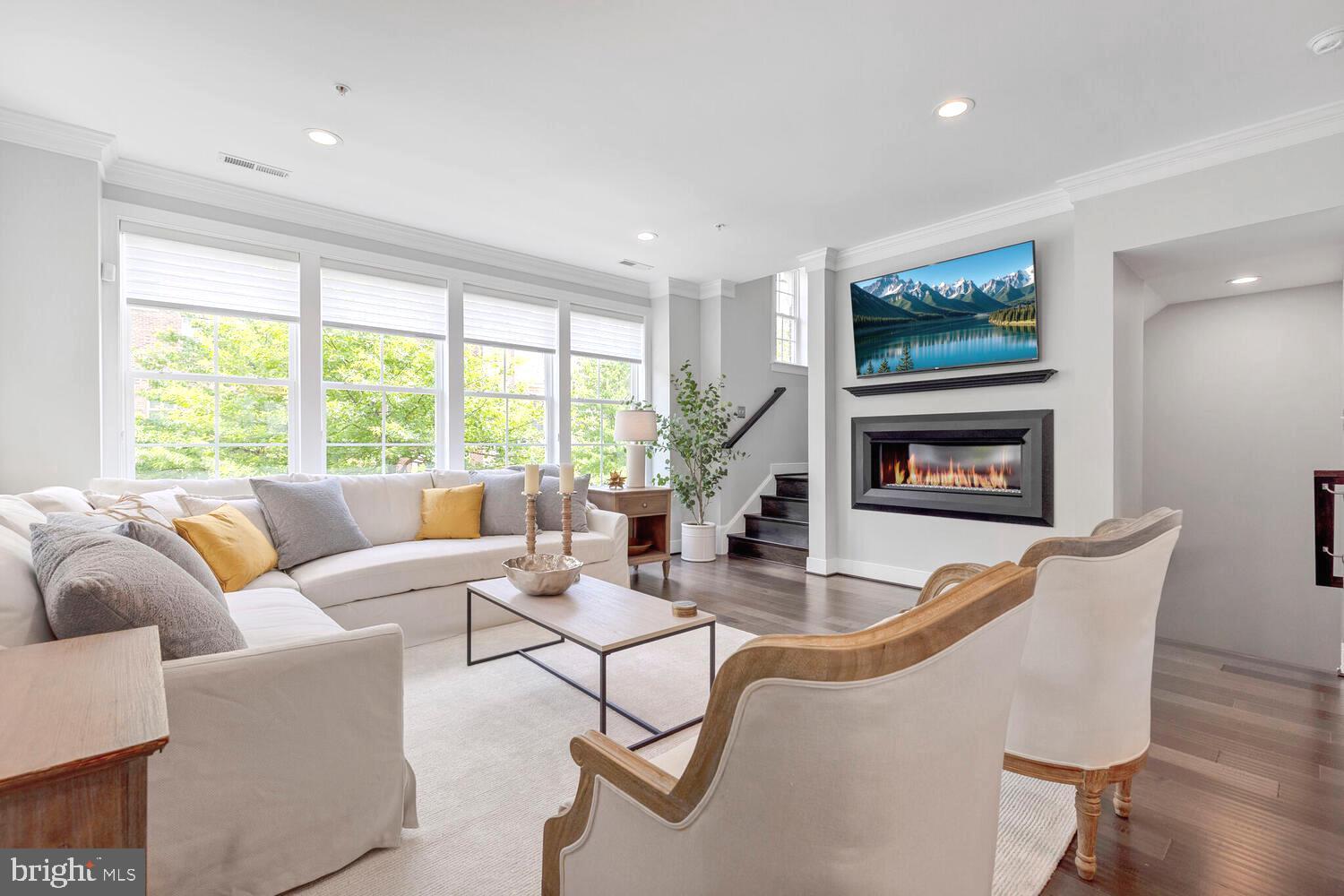 CROWN FARM - Residential