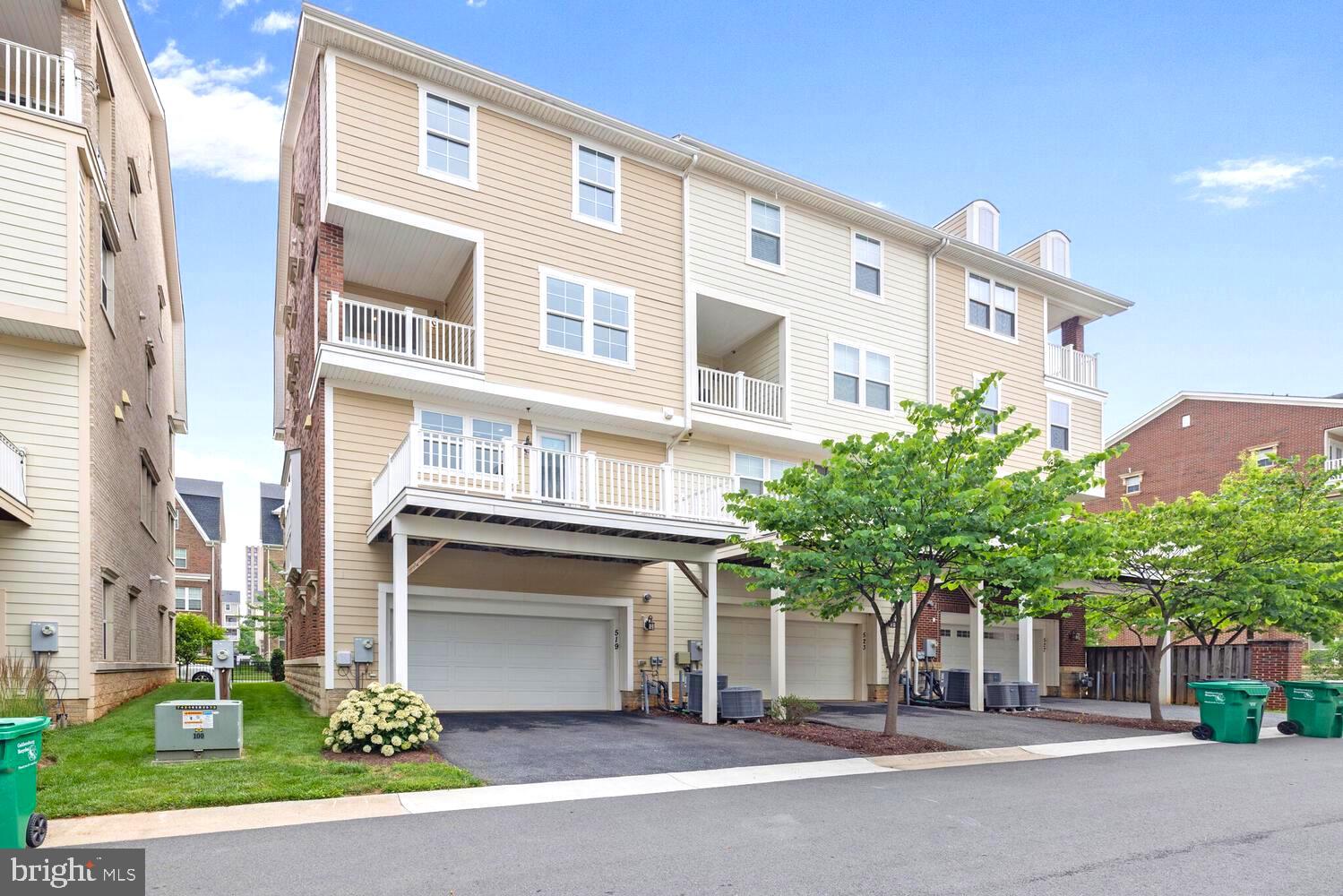 CROWN FARM - Residential