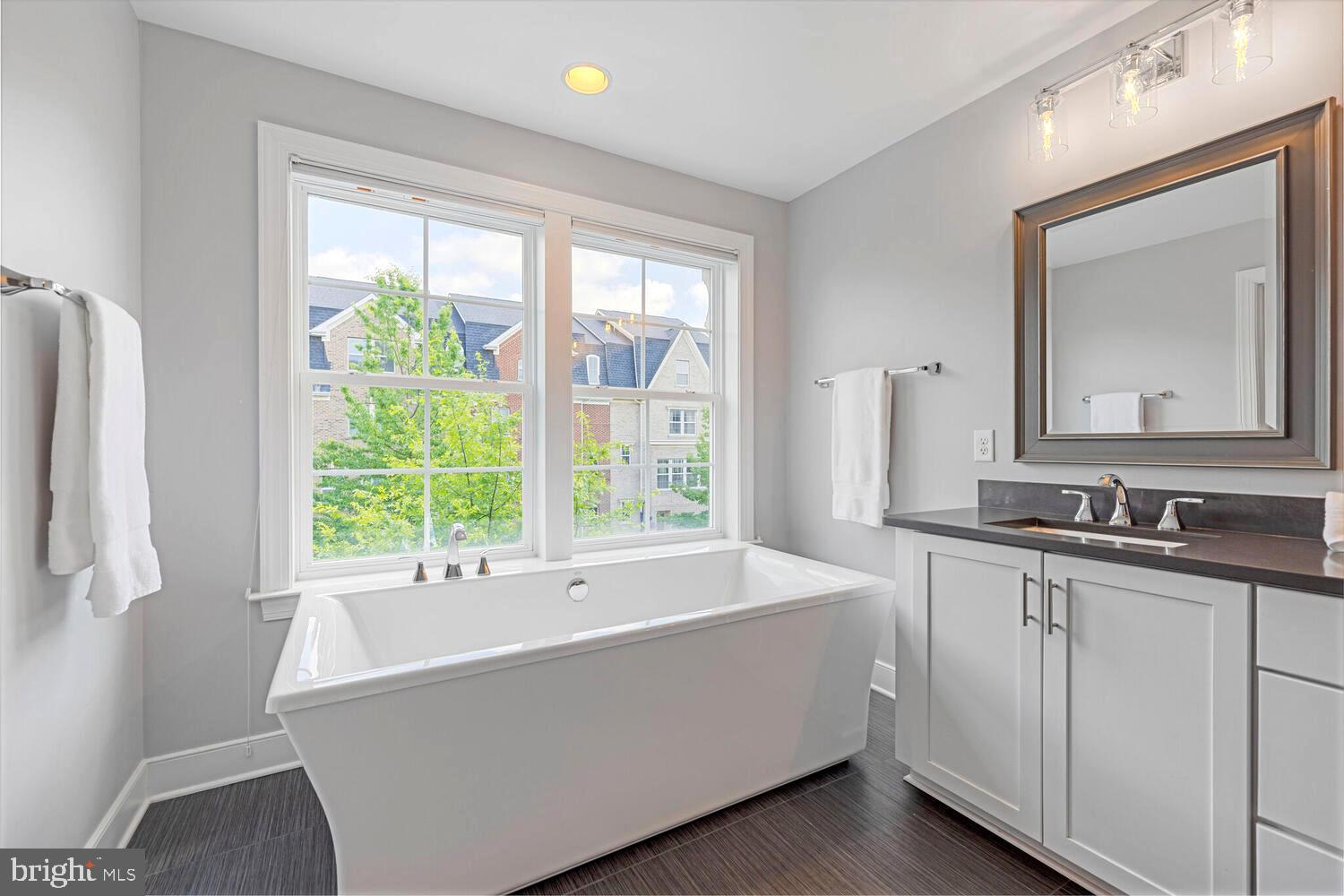 CROWN FARM - Residential