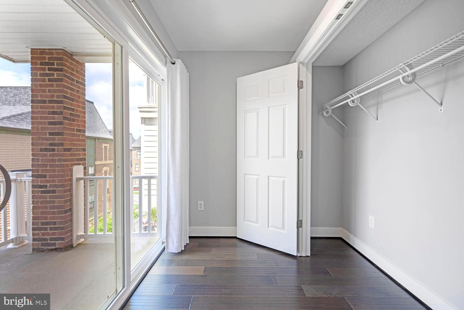 CROWN FARM - Residential