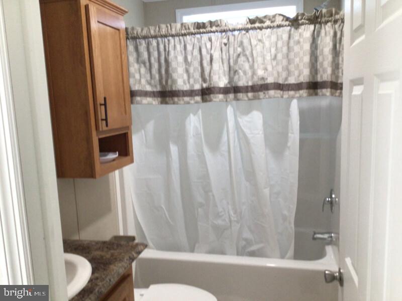 BREEZY ACRES - Residential