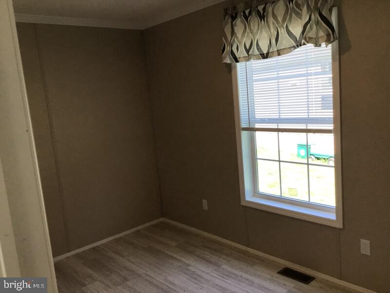 BREEZY ACRES - Residential