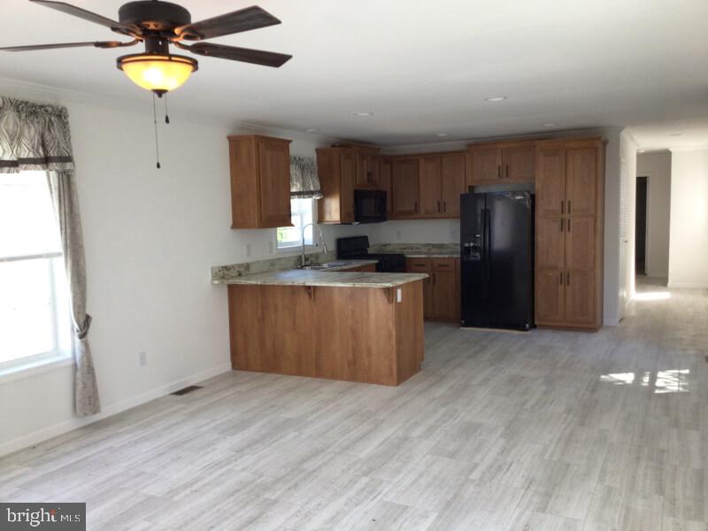 BREEZY ACRES - Residential