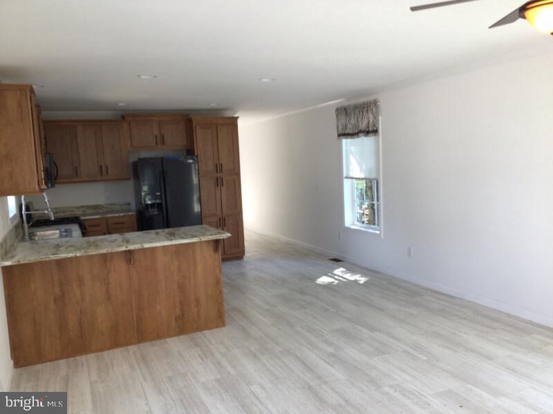 BREEZY ACRES - Residential