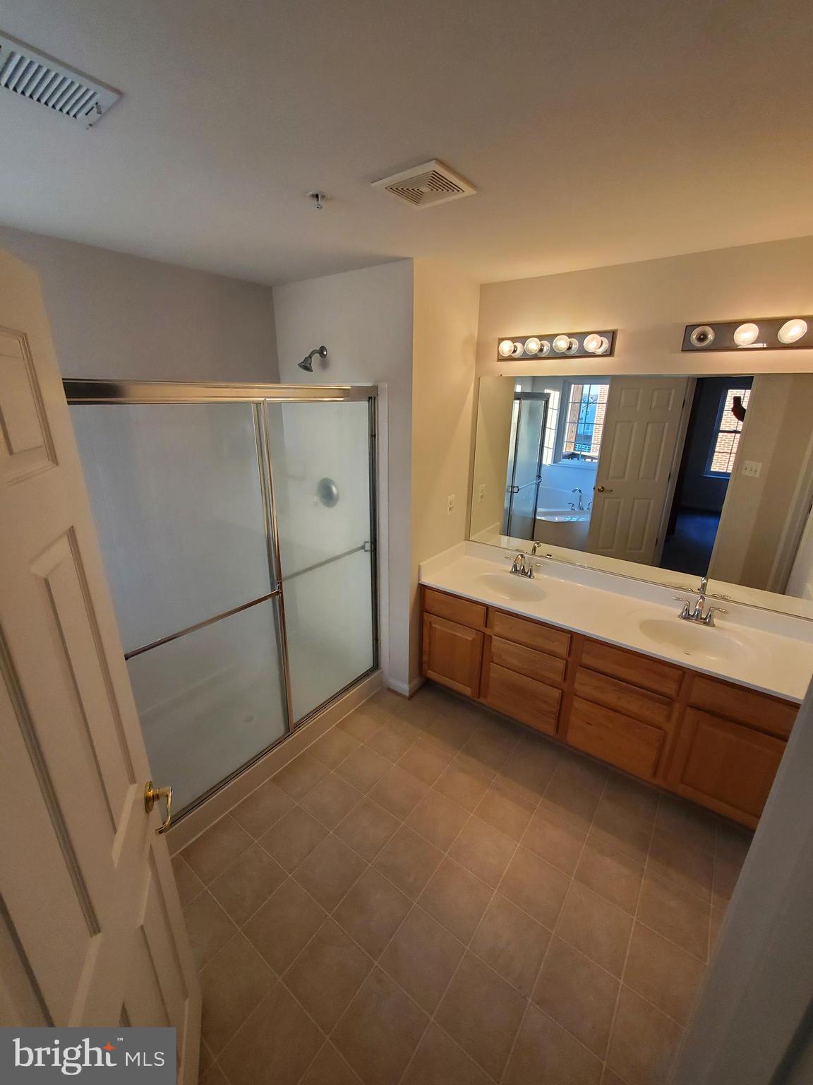 ST CHARLES SUB - SHEFFIELD - Residential Lease