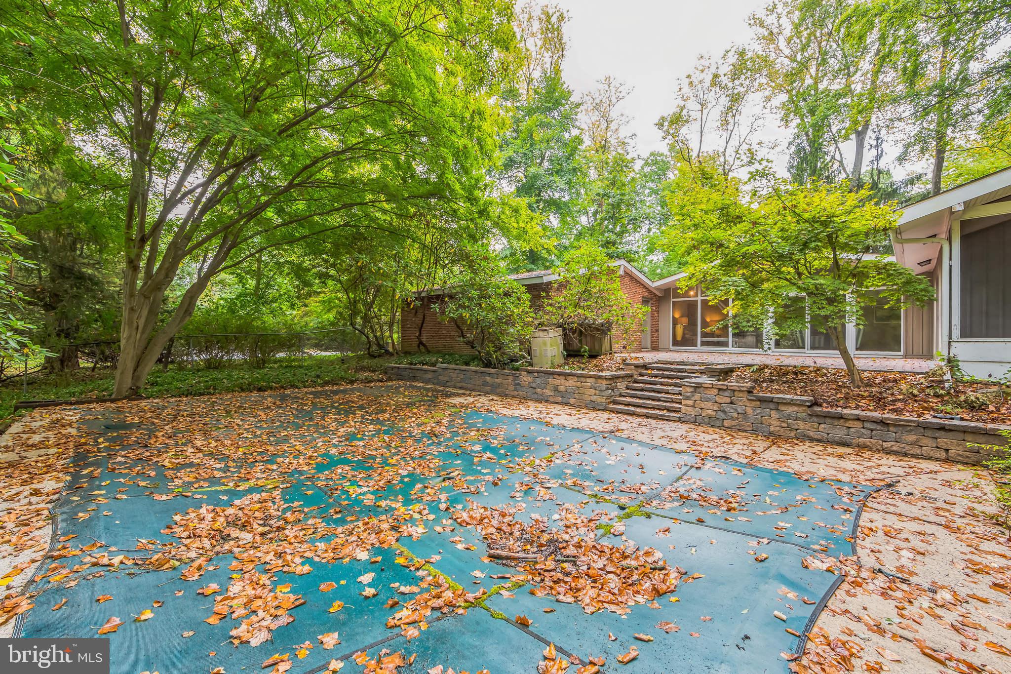 WHITFORD HILLS - Residential