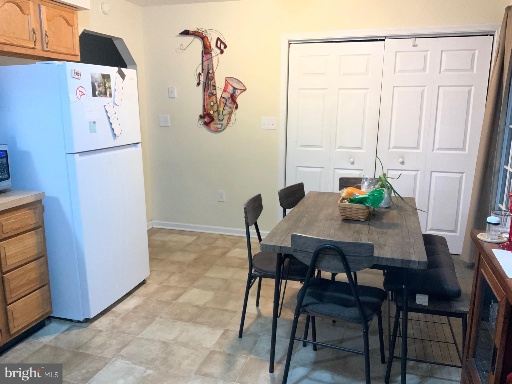 DOUGLAS OAKS - Residential