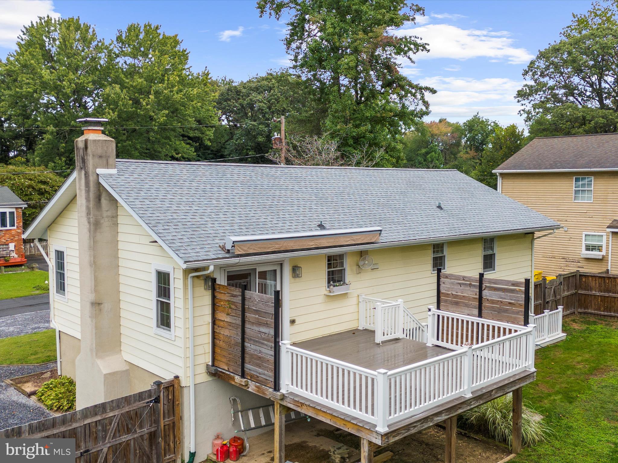 1091 LINDEN TREE DRIVE