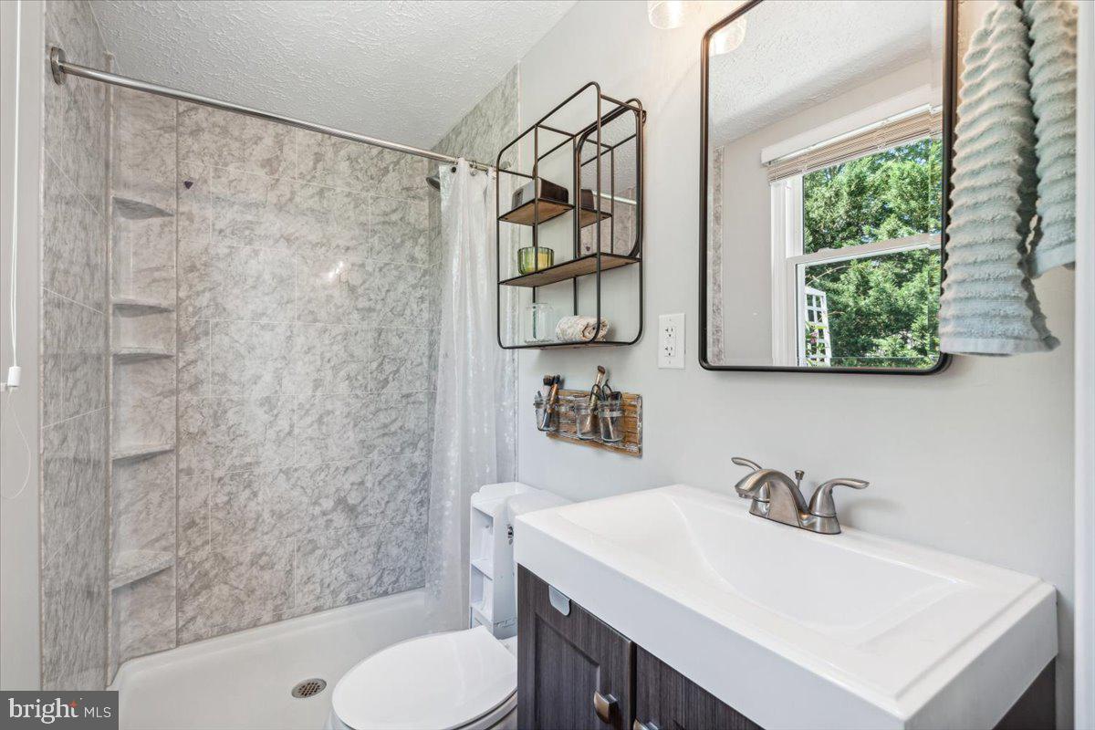 FOUNTAIN ROCK MANOR - Residential