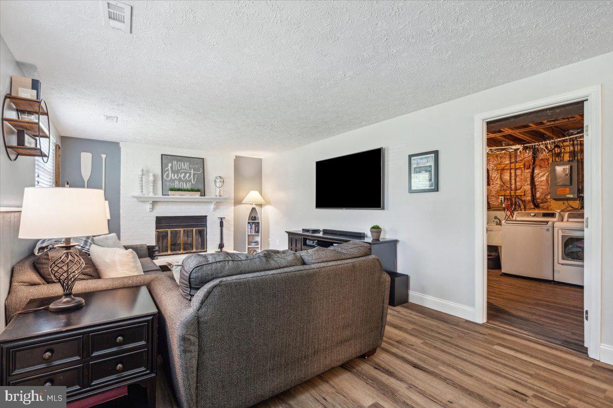 FOUNTAIN ROCK MANOR - Residential