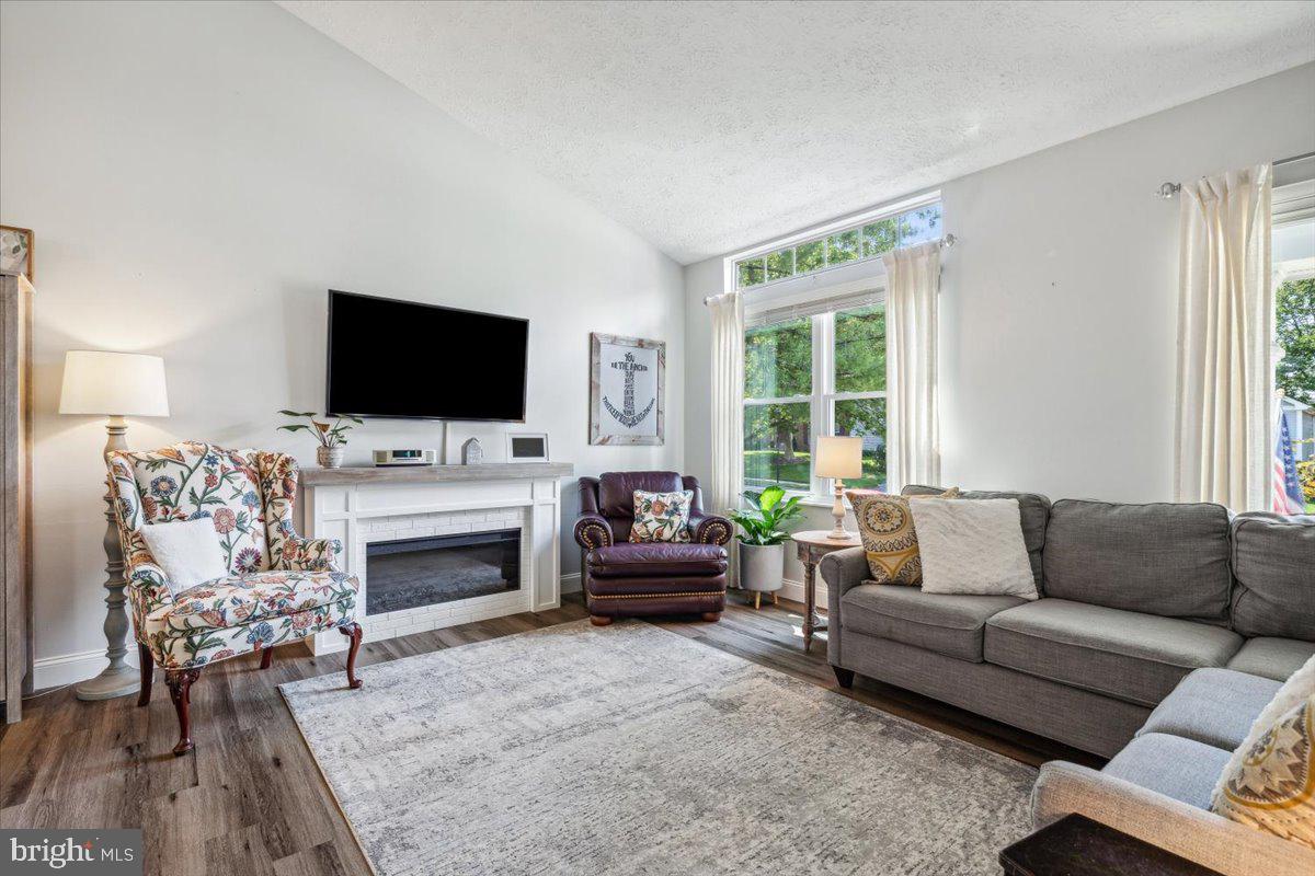 FOUNTAIN ROCK MANOR - Residential