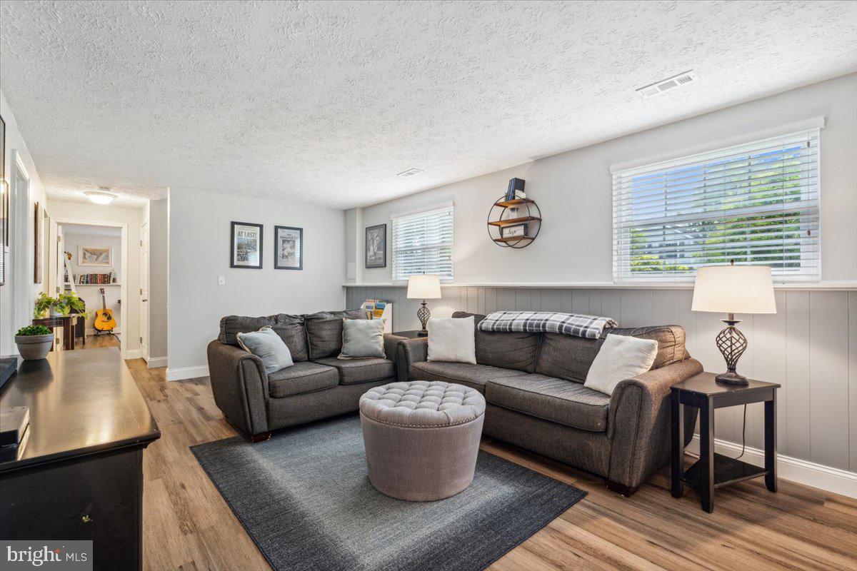 FOUNTAIN ROCK MANOR - Residential