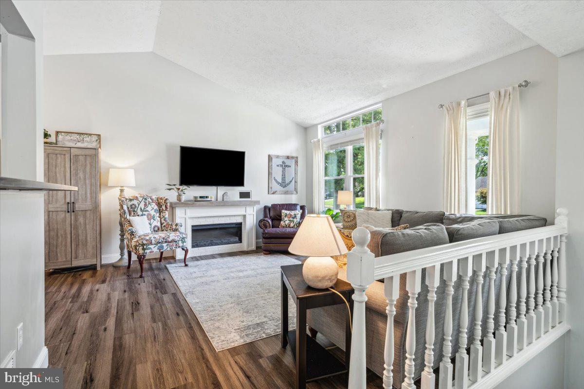 FOUNTAIN ROCK MANOR - Residential