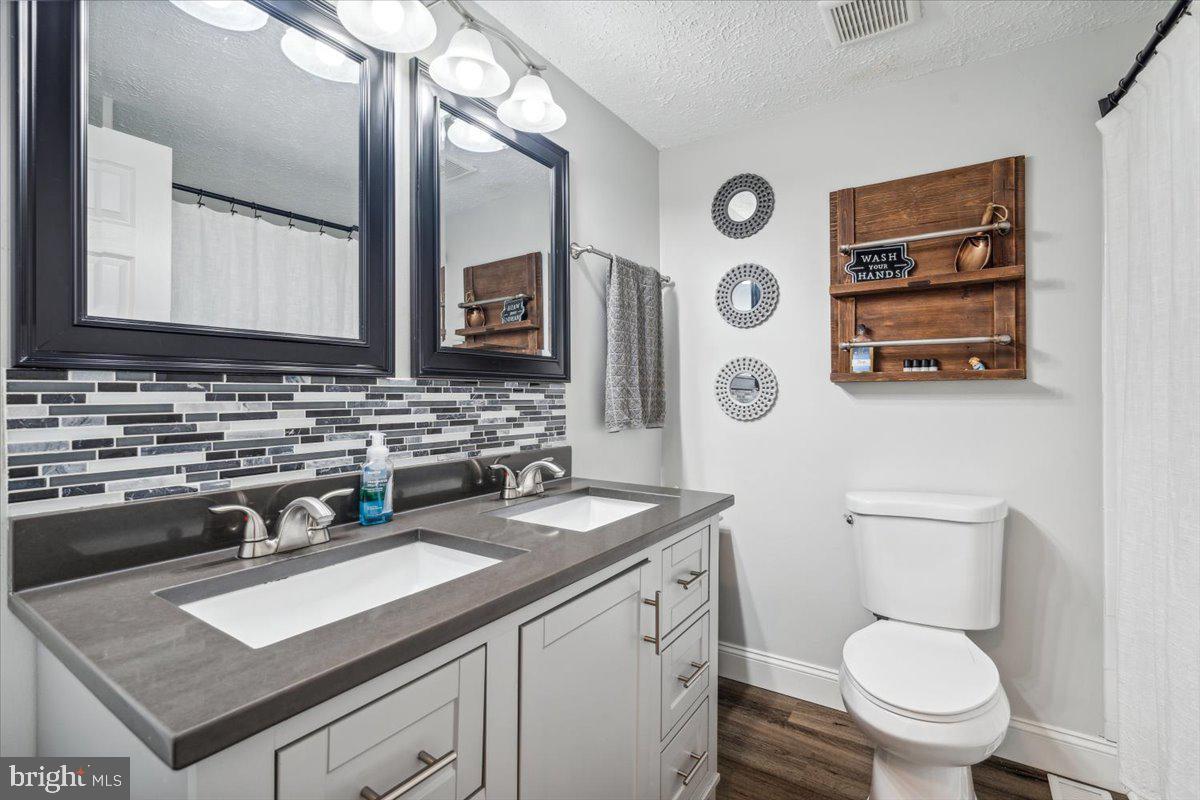 FOUNTAIN ROCK MANOR - Residential