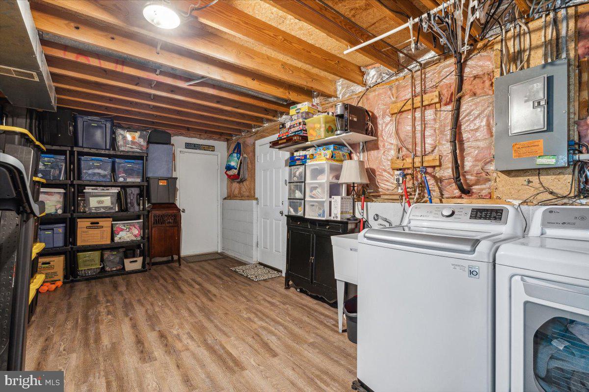 FOUNTAIN ROCK MANOR - Residential