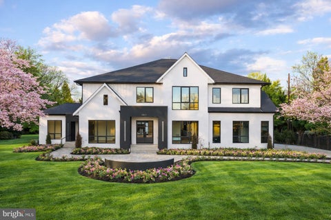 Photo of 10809 South Glen Rd, POTOMAC, MD 20854 (MLS # MDMC2248200)