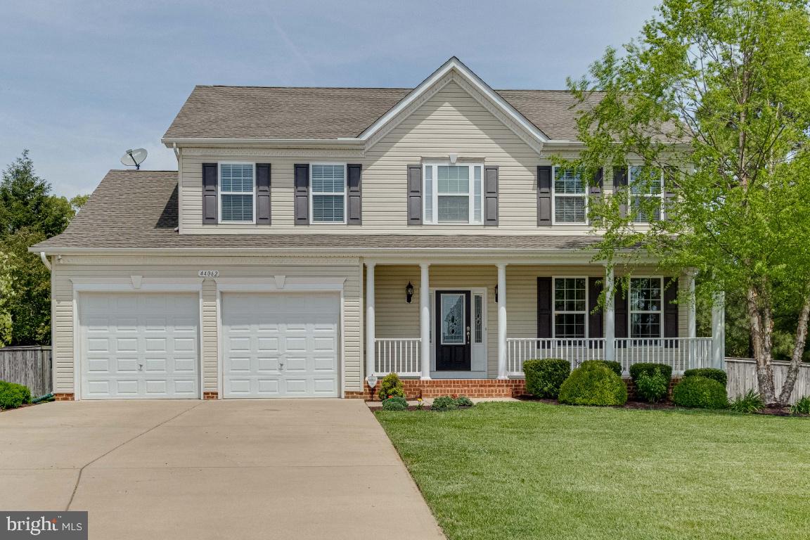 Well-maintained 5 bedroom, 3.5 bath located on a cul-de-sac in Estates of Joy Chapel. This home has many upgrades to be enjoyed. In the kitchen there are cherry cabinets, granite counters and a double oven. Hardwood floors can be found from the Foyer, thru the Dining Room, Living Room, Kitchen and Breakfast area. The finished basement has a media room wired for surround sound, a recreation area, the 5th bedroom and a full bath. Entertain your friends and family on the large deck and fully fenced back yard.